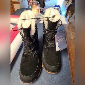 Brand new fur lined women's boots
